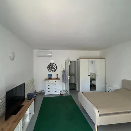 Holiday home зелен рай, к-с *